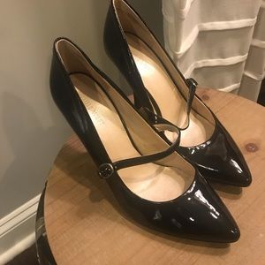 Nine West Black Patent leather pump buckle strap accent